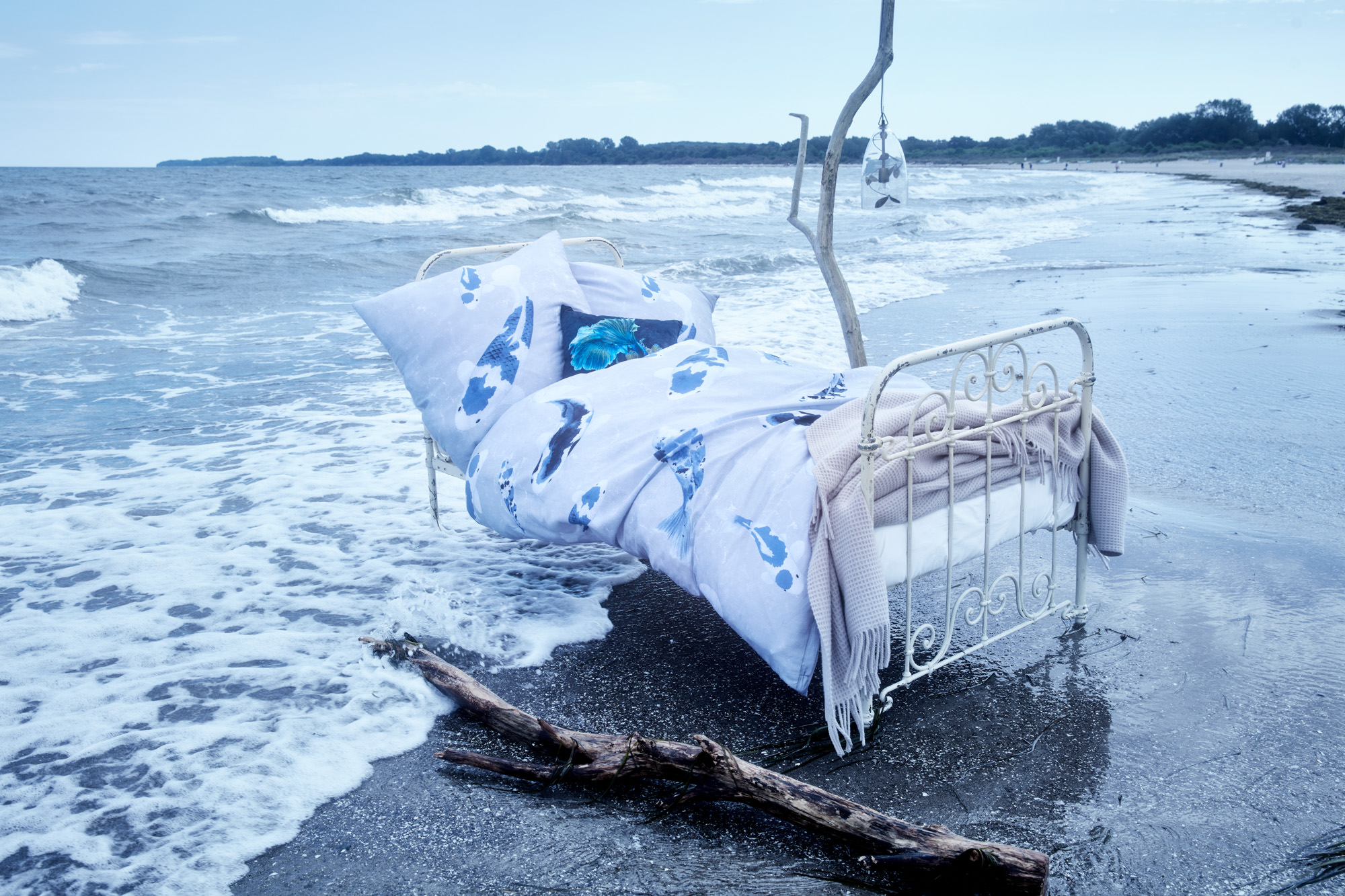 Impressionen Versand, Bett am Strand, im Wasser