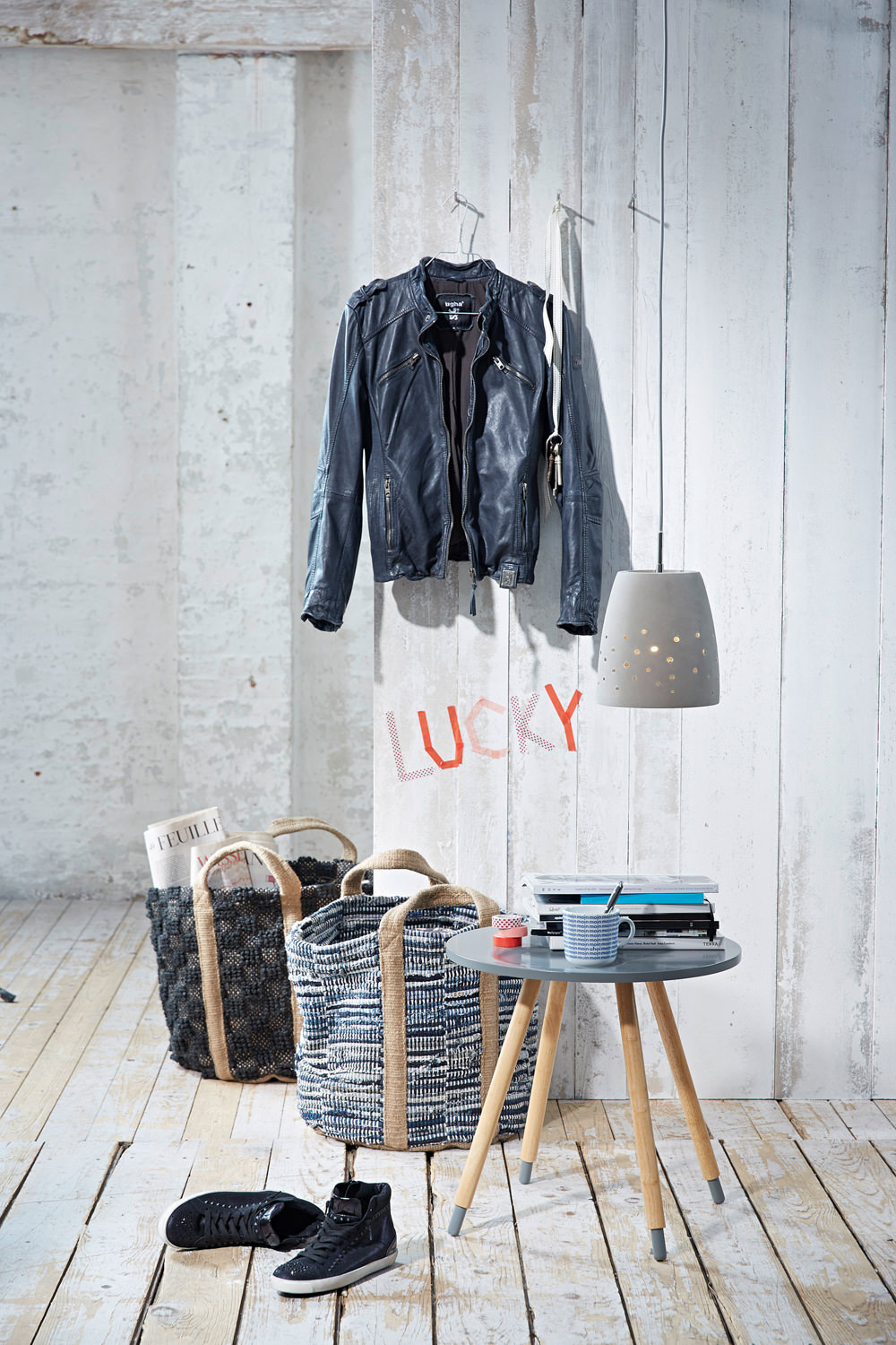 Impressionen Versand, Gaderobe